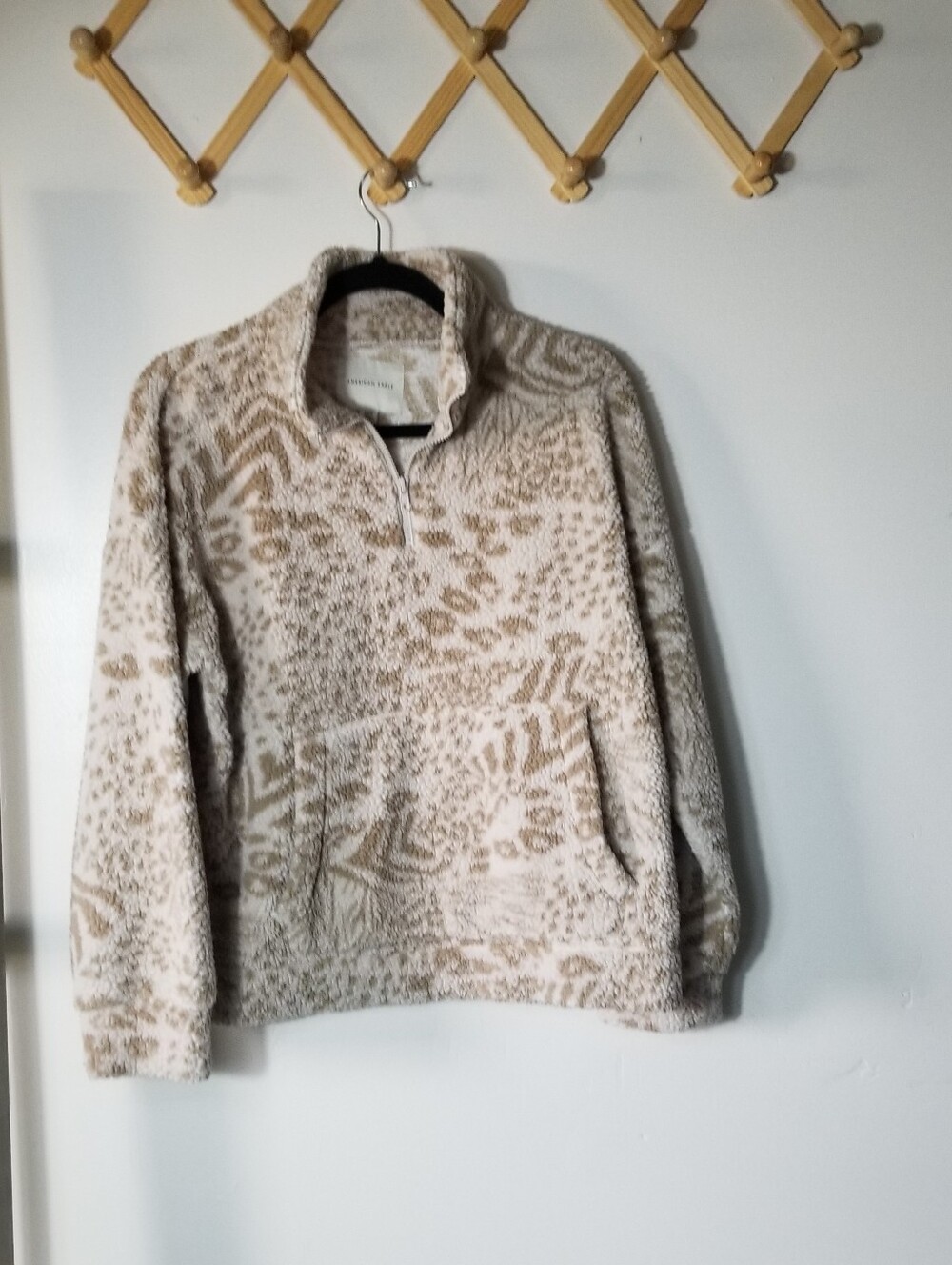 AMERICAN EAGLE WOMEN'S TAN AND WHITE SHERPA PULLOVER SIZE SMALL